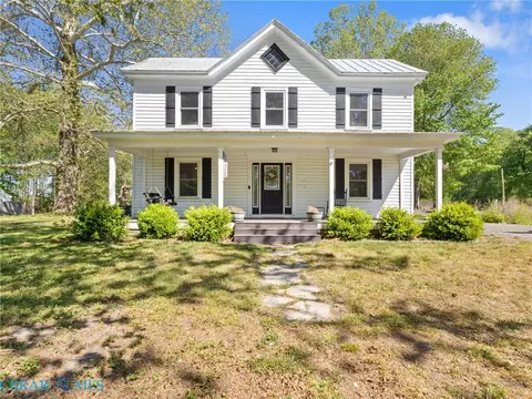 9239 Farys Ml, Gloucester, VA 23061
