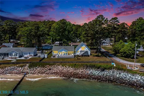 13 Leming Ave, Reedville, VA 22539