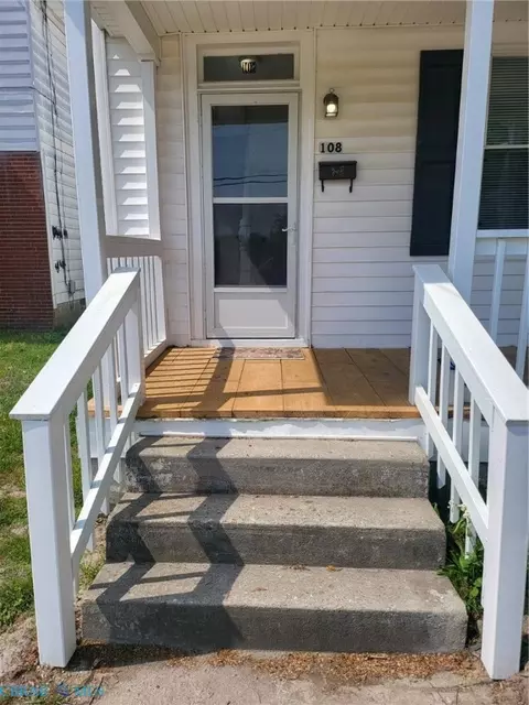 Exterior - 108 E Howard St, Hampton, VA 23663 photo 4 of 4