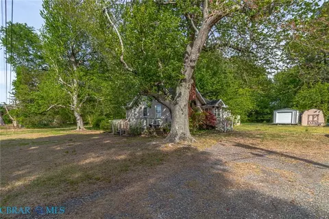 276 Benson Rd, Weems, VA 22576 photo 3