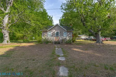 276 Benson Rd, Weems, VA 22576