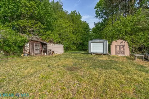 276 Benson Rd, Weems, VA 22576 photo 7