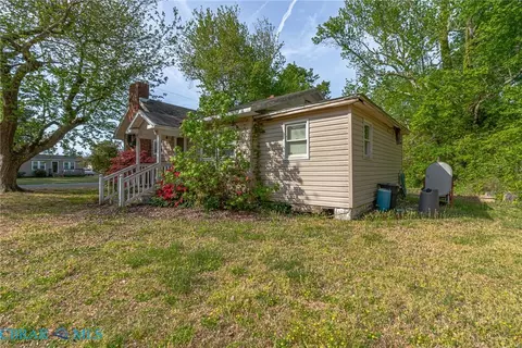 276 Benson Rd, Weems, VA 22576 photo 6