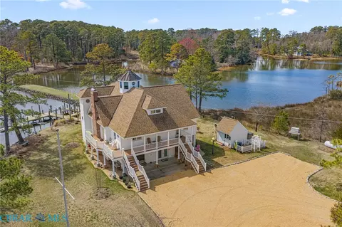 6512 Windmill Point Rd, White Stone, VA 22578