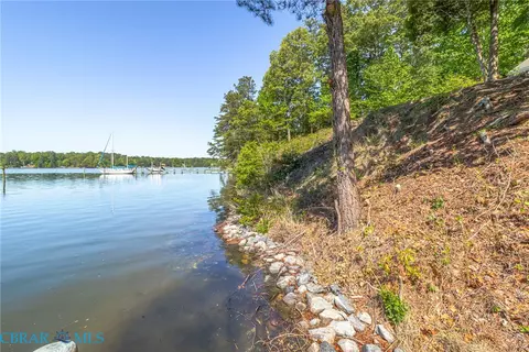 View/Area - 1121 Browns Ln, Lancaster, VA 22503 photo 6 of 7