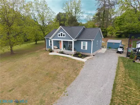 92 Meadow Ln, Urbanna, VA 23175