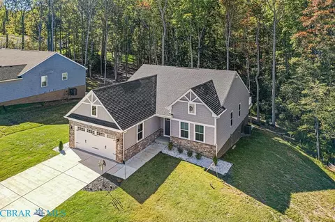 289 Pleasants Ln, Kilmarnock, VA 22482