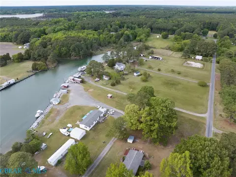 246 Davis Creek Rd, Port Haywood, VA 23130