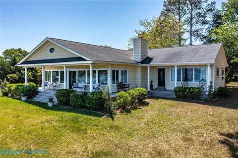 115 Sturgeon Point Loop, Deltaville, VA 23043