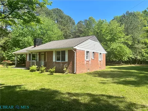 1649 Taylors Creek Rd, Weems, VA 22576