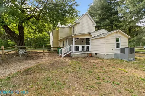 Exterior - 7377 Old Pinetta Rd, Gloucester, VA 23061 photo 6 of 8