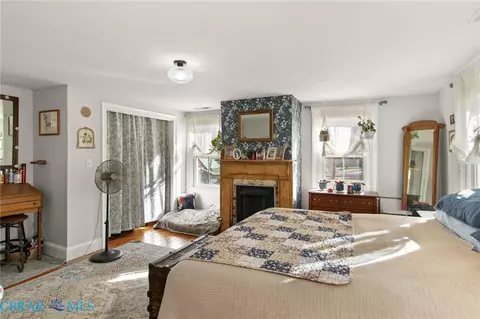 Bedroom - 7377 Old Pinetta Rd, Gloucester, VA 23061 photo 4 of 7