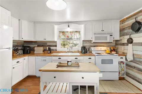 Kitchen - 7377 Old Pinetta Rd, Gloucester, VA 23061 photo 2 of 3