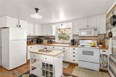 Kitchen - 7377 Old Pinetta Rd, Gloucester, VA 23061 photo 3 of 3
