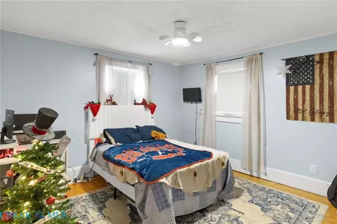 Bedroom - 7377 Old Pinetta Rd, Gloucester, VA 23061 photo 2 of 7