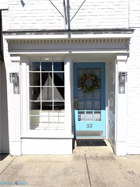 32 N Main St, Kilmarnock, VA 22482