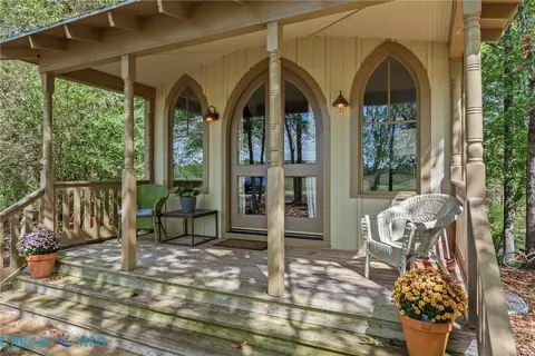 111 Park Pl, Irvington, VA 22480