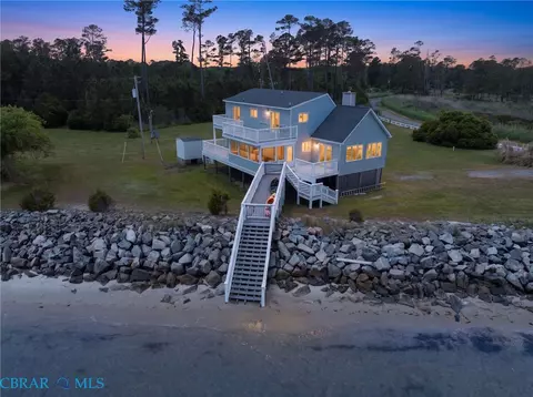 912 Sand Bank Rd, Port Haywood, VA 23138
