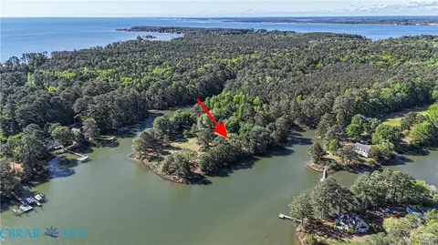 View/Area - 6666 Riverview Inn Ln, Gloucester, VA 23061 photo 3 of 7