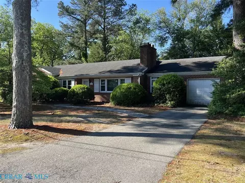 270 Marston Ave, Urbanna, VA 23175