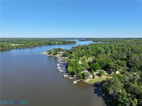 6207 Holly Trl, Gloucester, VA 23061