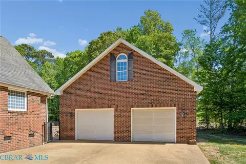 Exterior - 4202 Hall Oaks Dr, Gloucester, VA 23061 photo 3 of 6