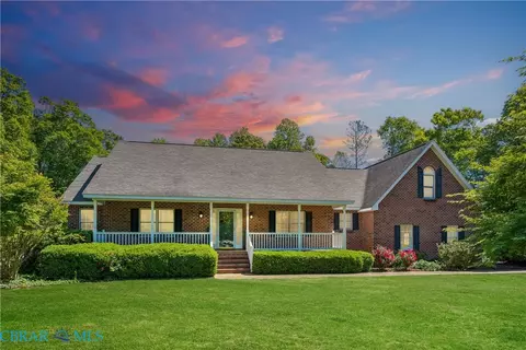 4202 Hall Oaks Dr, Gloucester, VA 23061