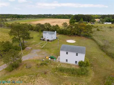 2297 Perrin Creek Rd, Hayes, VA 23072