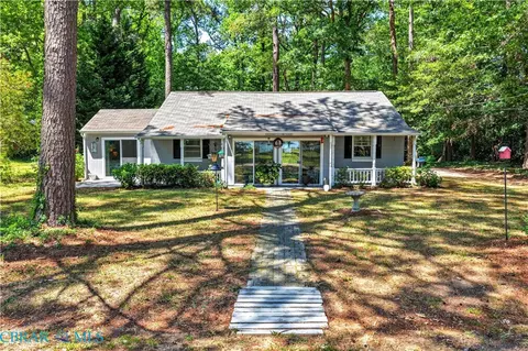 71 Apple Blossom Ln, Urbanna, VA 23175