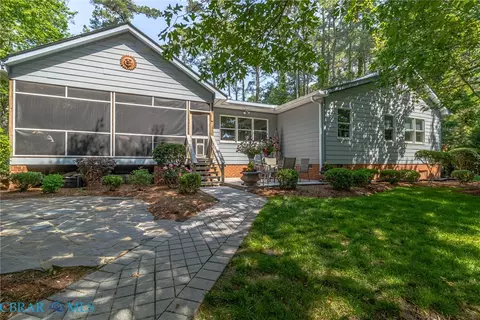 205 Timber Run Ln, Weems, VA 22576