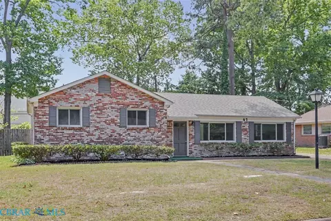 47 Azalea Dr, Hampton, VA 23669