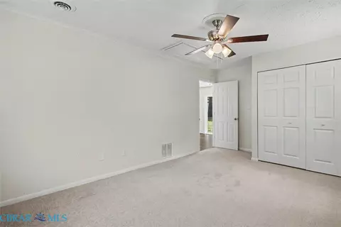 Bedroom - 47 Azalea Dr, Hampton, VA 23669 photo 2 of 5