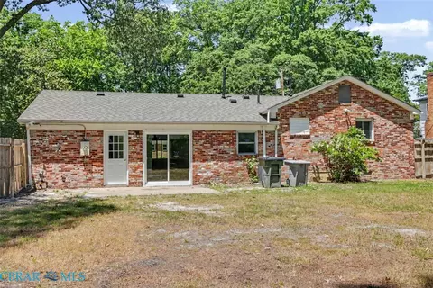 Exterior - 47 Azalea Dr, Hampton, VA 23669 photo 8 of 8