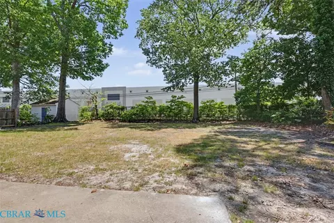 Exterior - 47 Azalea Dr, Hampton, VA 23669 photo 6 of 8