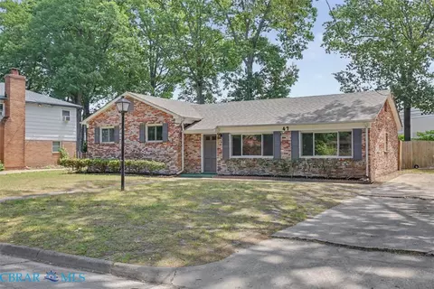 Exterior - 47 Azalea Dr, Hampton, VA 23669 photo 3 of 8