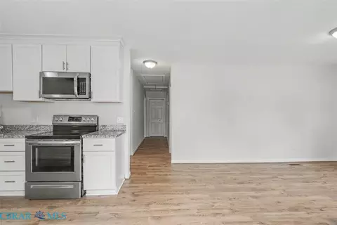 Entry Way - 615 Bell St, Hampton, VA 23661 photo 1 of 3