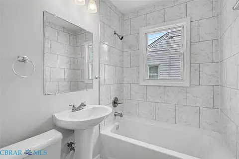 Bath - 615 Bell St, Hampton, VA 23661 photo 3 of 3