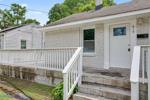Exterior - 615 Bell St, Hampton, VA 23661 photo 4 of 8
