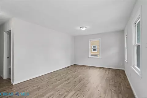 Living - 615 Bell St, Hampton, VA 23661 photo 1 of 3