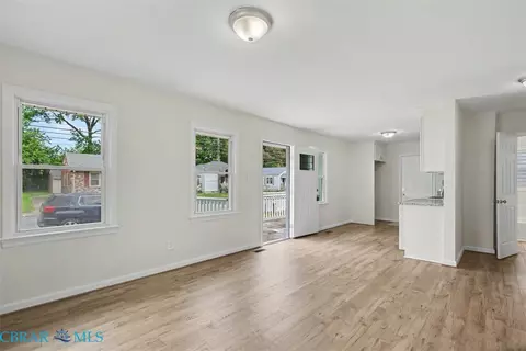 Living - 615 Bell St, Hampton, VA 23661 photo 2 of 3