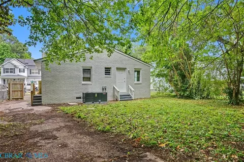 Exterior - 615 Bell St, Hampton, VA 23661 photo 6 of 8
