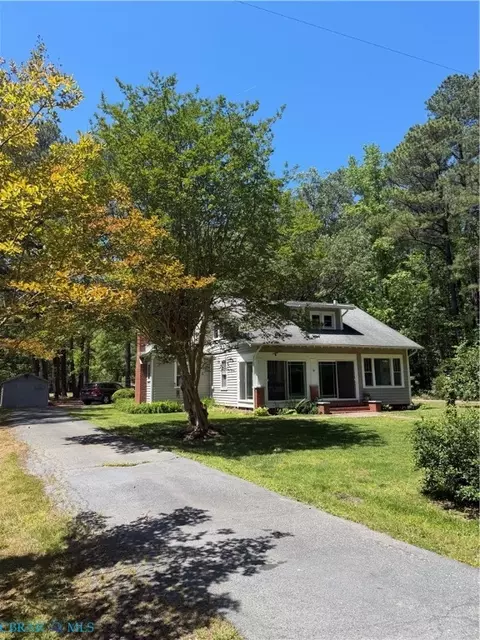 554 Knight Wood Rd, Diggs, VA 23045