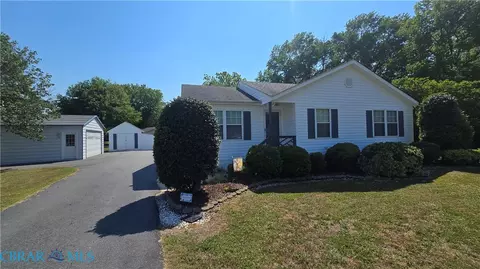 59 Double Cross Ct, Mathews, VA 23109