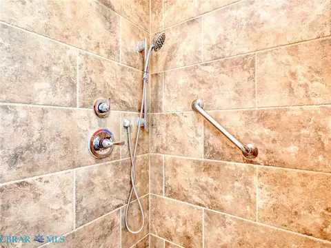 Bath - 7877 Berkeley Dr, Gloucester Point, VA 23062 photo 4 of 7