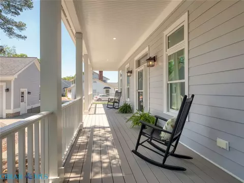 Exterior - 7877 Berkeley Dr, Gloucester Point, VA 23062 photo 4 of 8