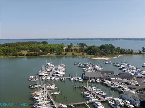 View/Area - 7877 Berkeley Dr, Gloucester Point, VA 23062 photo 5 of 8