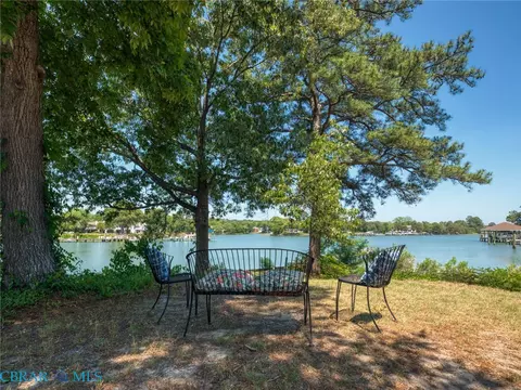 Exterior - 7877 Berkeley Dr, Gloucester Point, VA 23062 photo 7 of 8