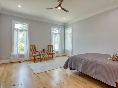 Bedroom - 7877 Berkeley Dr, Gloucester Point, VA 23062 photo 1 of 7