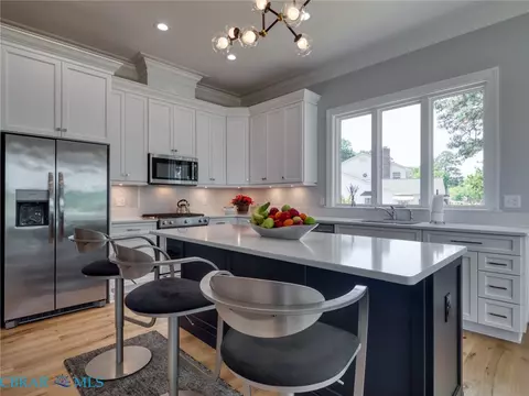 Kitchen - 7877 Berkeley Dr, Gloucester Point, VA 23062 photo 2 of 7