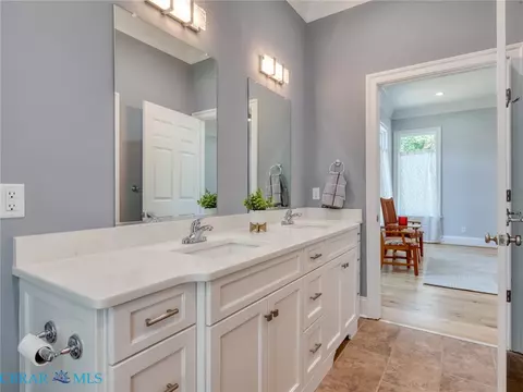 Bath - 7877 Berkeley Dr, Gloucester Point, VA 23062 photo 3 of 7
